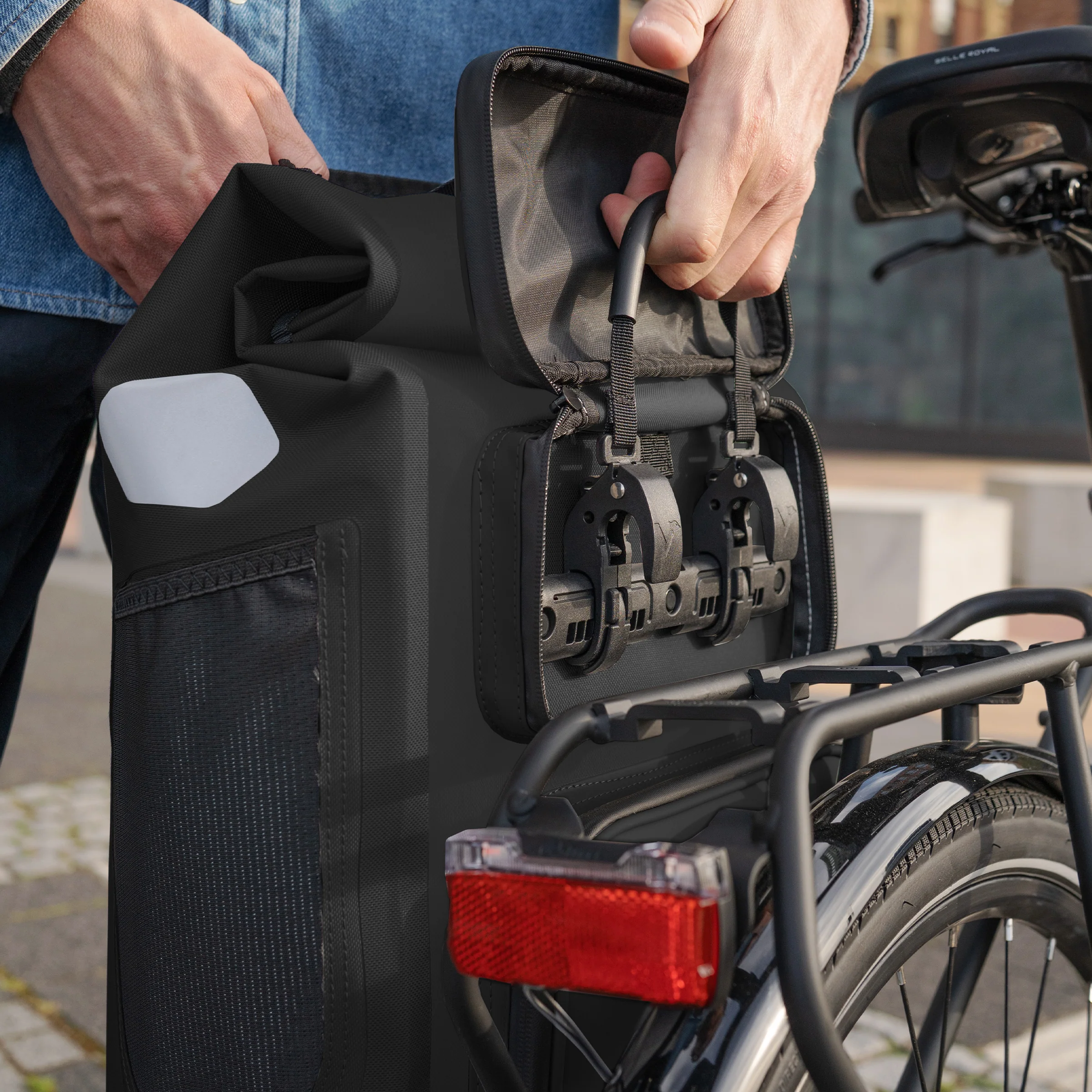 UrbanX 2.0 - 2in1 Fahrradtasche & Rucksack für die Stadt - Image 45